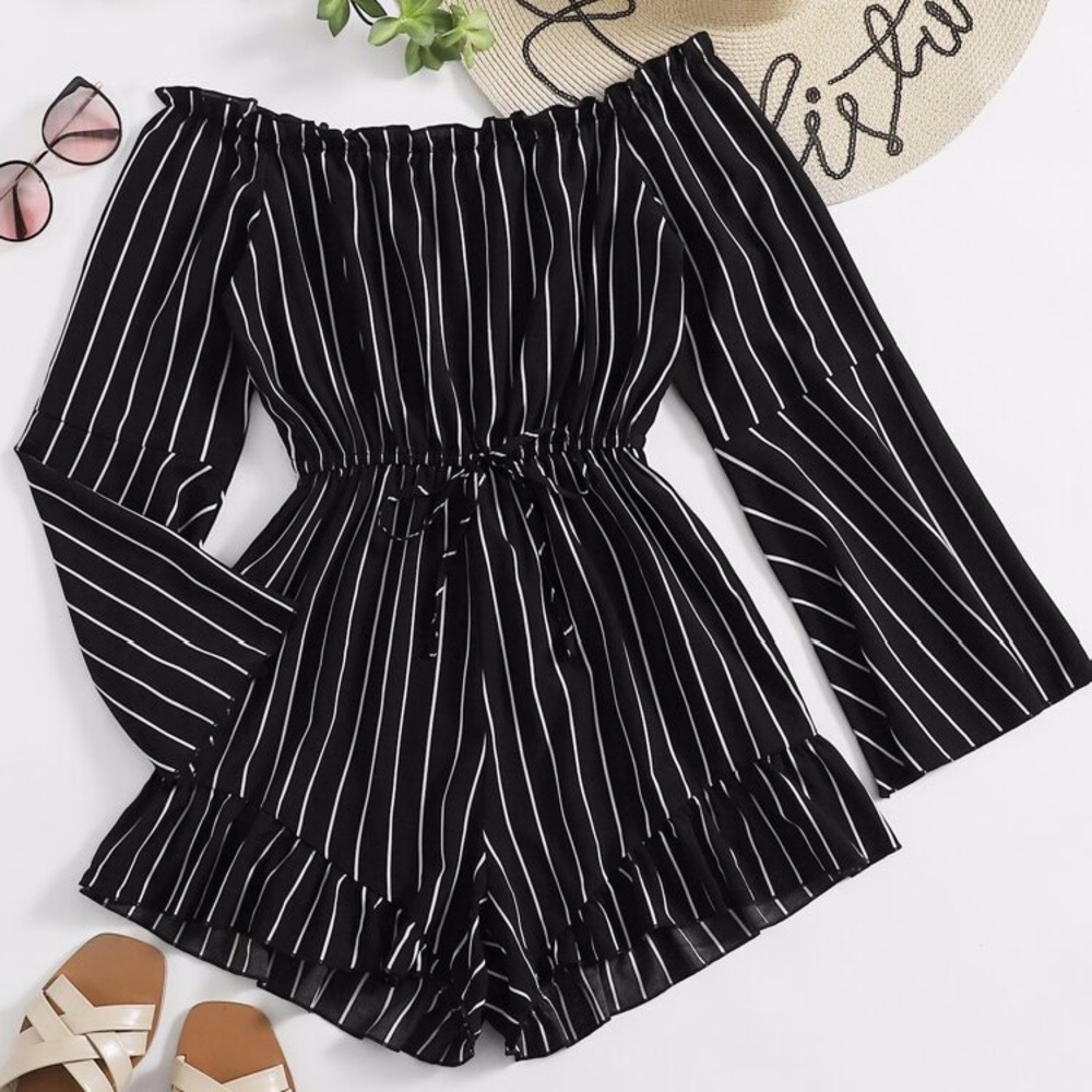 NWOT 🌺 Beautiful Off the Shoulder Romper! 🌺